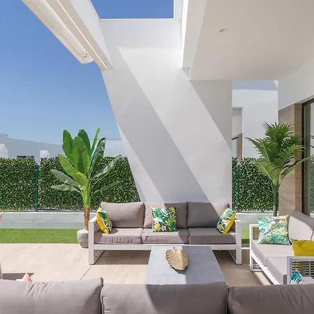 Z Basenem Villa *